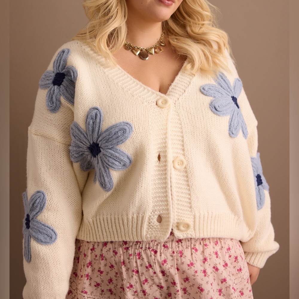 NWT Arula Teagan 3D flower cardigan, Arula size C, 3X